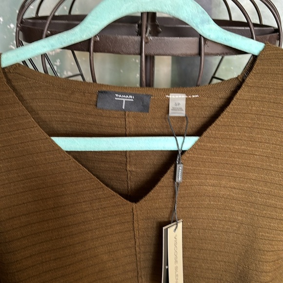 NWT Tahari wide sleeve sweater size small - Picture 5 of 11